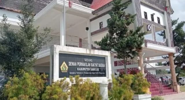 pengadaan_mobil_dinas_bupati_telan_anggaran_hingga_rp3_miliar_dprd_samosir_kemana_