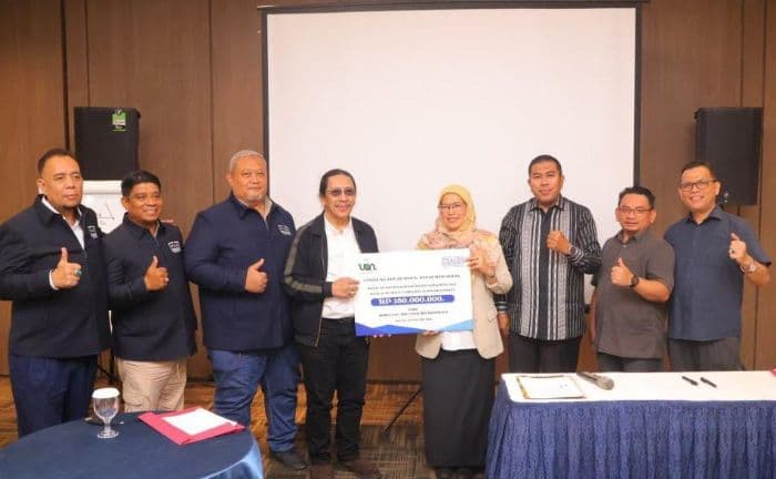 uinsu_dan_haei_salurkan_bantuan_rp180_juta_untuk_korban_bencana_sumatera_