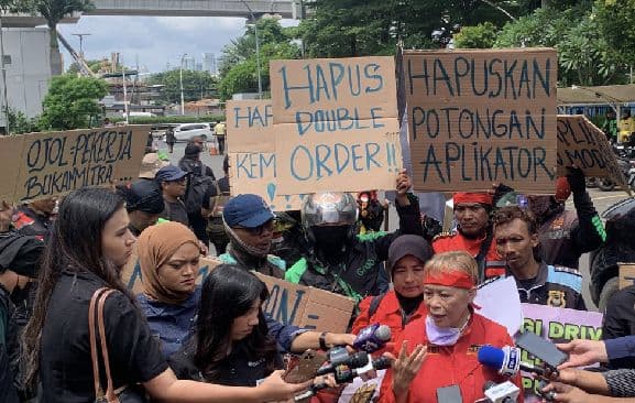 pemilik_platform_untung_besar_pengemudi_ojol_geruduk_kantor_kemnaker_