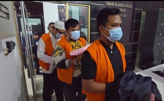 jaksa_nyatakan_penetapan_tiga_tersangka_korupsi_dana_bos_mas_di_sunggal_sesuai_prosedur