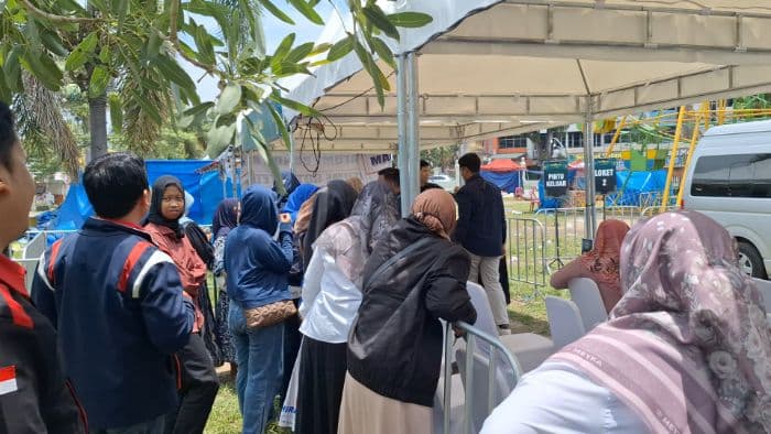 aplikasi_error_warga_protes_sulitnya_tukar_uang_baru_di_bi