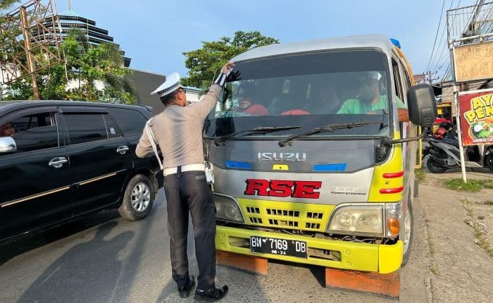 polres_labusel_kampanyekan_keselamatan_berlalulintas_mudik_aman_keluarga_nyaman