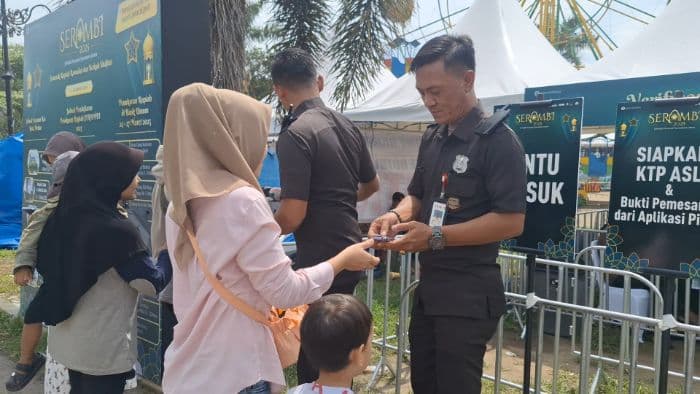 tukar_uang_baru_di_istana_maimun_warga_website_bi_sering_error