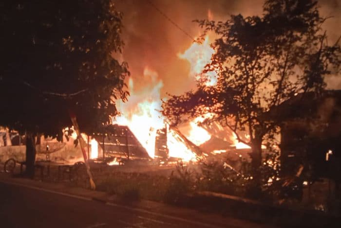 empat_rumah_terbakar_di_labura