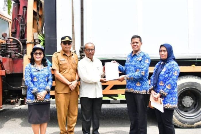 kmp_hutanabolon_dan_muara_nibung_dapat_dua_unit_rumah_kontainer_portable_dari_kemenkop