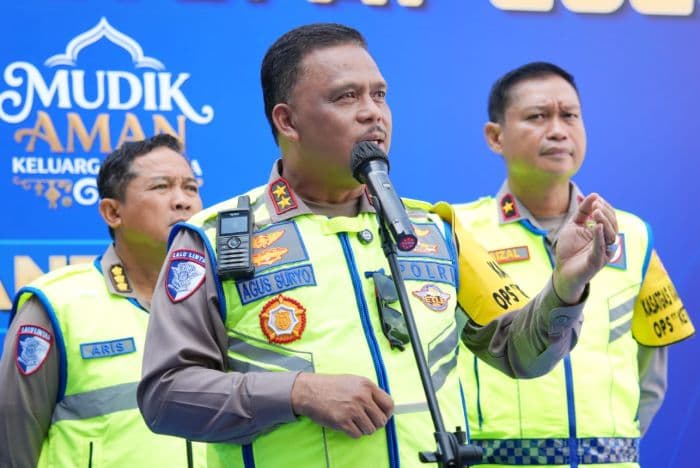 korlantas_polri_terapkan_one_way_sepenggal_di_tol_trans_jawa_saat_mudik_lebaran_2026