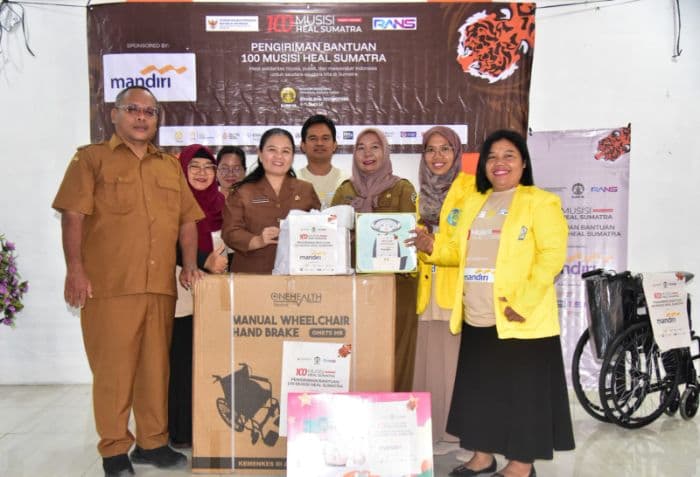 melalui_aksi_100_musisi_heal_sumatra_iluni_ui_salurkan_alat_kesehatan_ke_tapteng