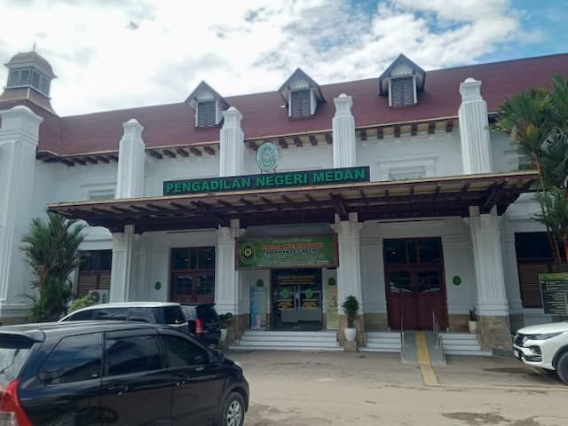 tiga_penadah_barang_curian_milik_hakim_khamozaro_waruwu_diadili_di_pn_medan