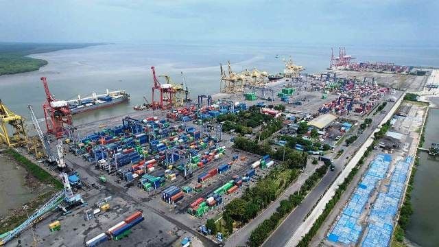arus_peti_kemas_via_pelabuhan_belawan_dan_kuala_tanjung_meningkat_dibanding_2024
