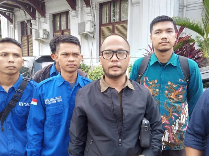 keluarga_korban_penganiayaan_minta_asn_dinkes_medan_dituntut_hukuman_maksimal