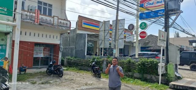 kabel_semrawut_dikeluhkan_warga_sidikalang