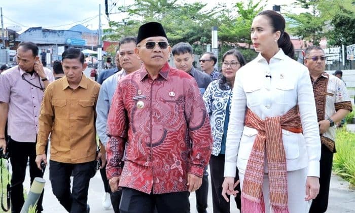 menpar_tinjau_pantai_bebas_parapat_simalungun_didorong_jadi_episentrum_wisata_danau_toba