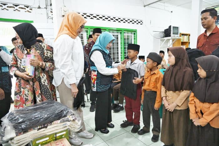 sambut_hkg_2026_pkk_sumut_berbagi_kasih_dengan_anak_panti_di_binjai