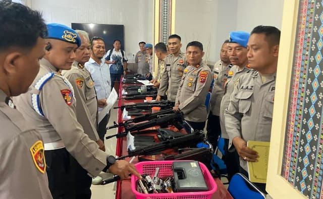 senjata_api_di_polres_labusel_dinyatakan_lengkap_dan_sesuai_administrasi_