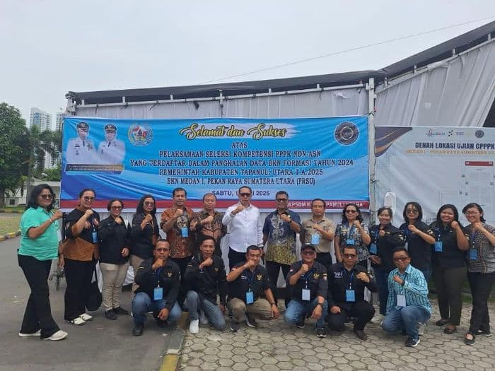 bupati_taput_tinjau_langsung_ujian_seleksi_710_pppk_di_prsu_medan