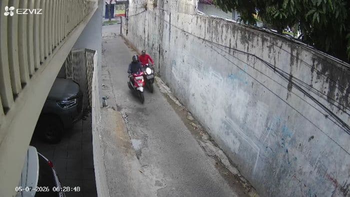 ambil_uang_di_atm_sepeda_motor_cewek_asal_kuala_simpang_dilarikan_maling