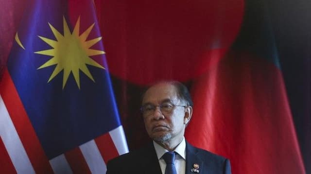 anwar_ibrahim_ancam_bubarkan_parlemen_jika_koalisi_pemerintah_malaysia_retak
