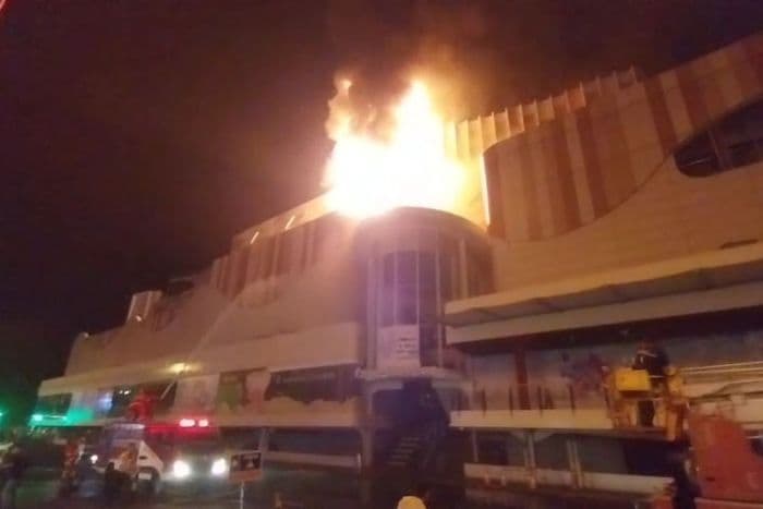 kebakaran_megamall_manado_satu_orang_tewas