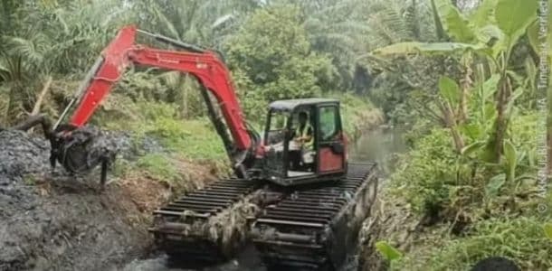 antisipasi_banjir_pemkab_deli_serdang_lanjutkan_normalisasi_sungai_cempaka_di_hamparan_perak