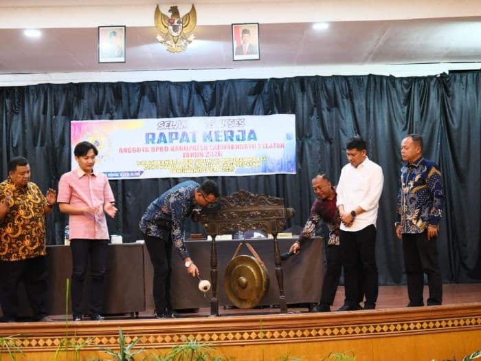 bupati_fery_buka_raker_dprd_labusel_2026_perkuat_kolaborasi_untuk_percepatan_pembangunan_daerah