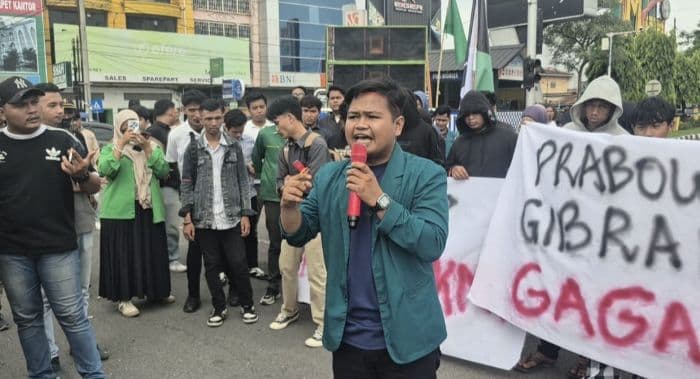 mahasiswa_dan_masyarakat_binjai_demo_tolak_program_mbg_dan_kopdeskel