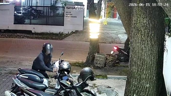 motor_pegawai_tu_sma_st_thomas_3_medan_raib_di_helvetia_aksi_pencurian_terekam_cctv