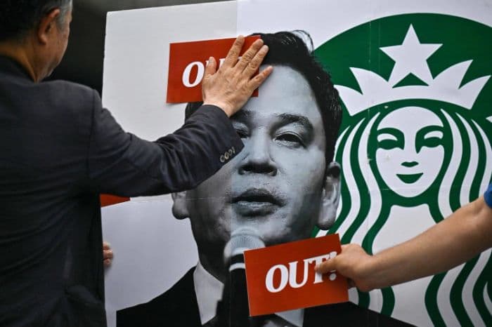 starbucks_korea_tutup_seluruh_gerai_lebih_awal_untuk_pelatihan_sejarah_usai_kontroversi_hari_tank