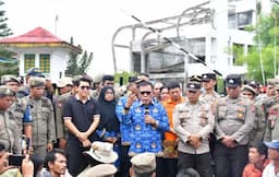 temui_massa_korban_bencana_di_tapteng_masinton_pastikan_pendataan_transparan