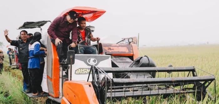 bupati_deli_serdang_dorong_kdmp_salurkan_sarana_produksi_pertanian_bagi_petani_desa