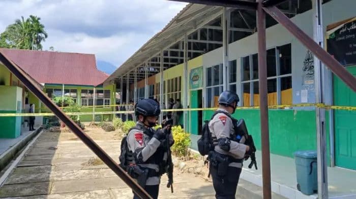 siswa_di_man_3_padang_bawa_bom_rakitan_ke_sekolah