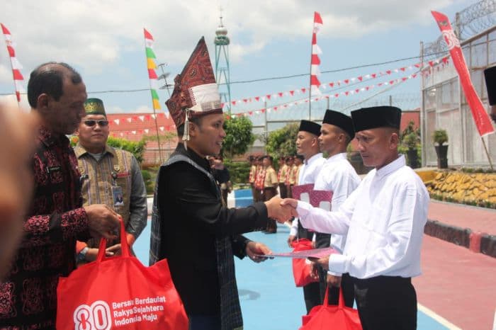 bupati_simalungun_ajak_warga_binaan_jadikan_remisi_momentum_perbaikan_diri_bermakna