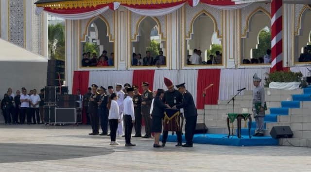 18078_napi_dan_anak_binaan_sumut_terima_remisi_di_hut_ke81_ri_555_langsung_bebas