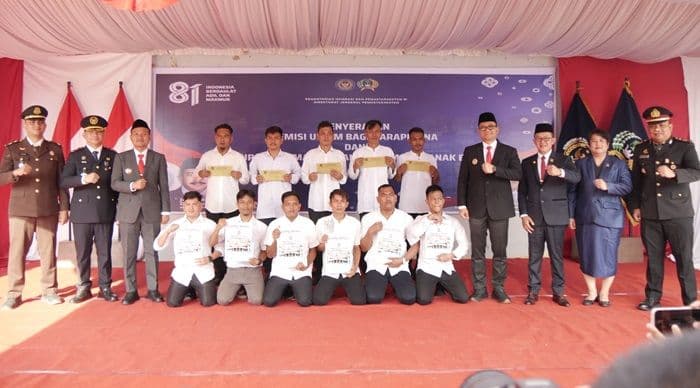 638_warga_binaan_lapas_tanjungbalai_terima_remisi_hut_ke81_ri_17_langsung_bebas