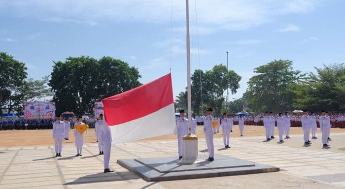 70_paskibraka_labusel_sukses_kibarkan_merah_putih_pada_hut_ke81_ri