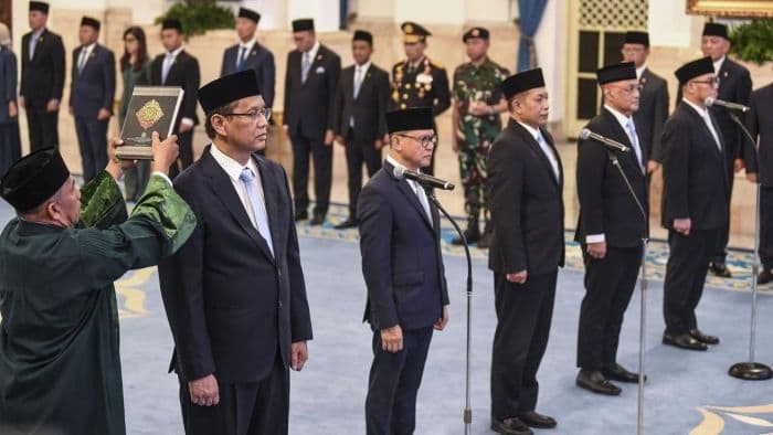 pelantikan_kabinet_baru_djamari_menko_polhukam_erick_menpora_dofiri_stafsus_presiden