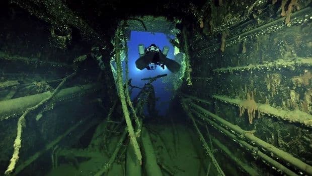 penyelam_temukan_artefak_kapal_britannic_saudara_titanic_setelah_109_tahun