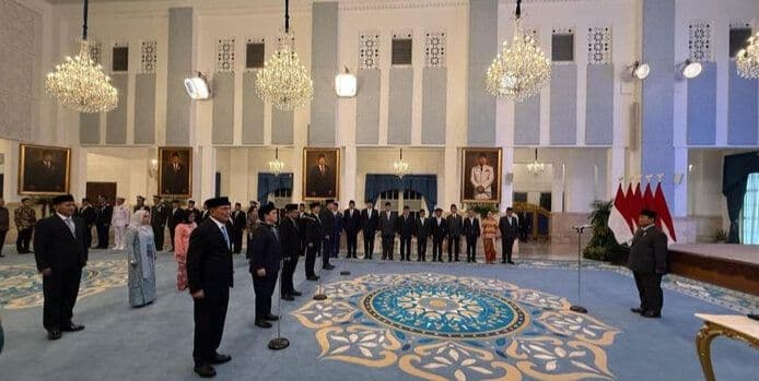 prabowo_resmi_lantik_djamari_menko_polkam_erick_thohir_menpora_dan_sejumlah_pejabat_baru