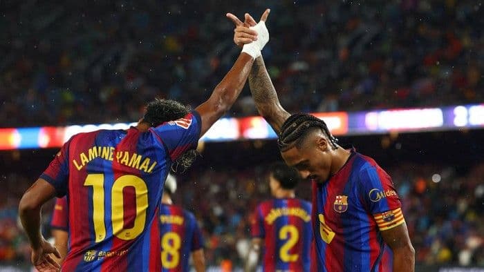 barcelona_taklukkan_racing_santander_72_raphinha_hattrick