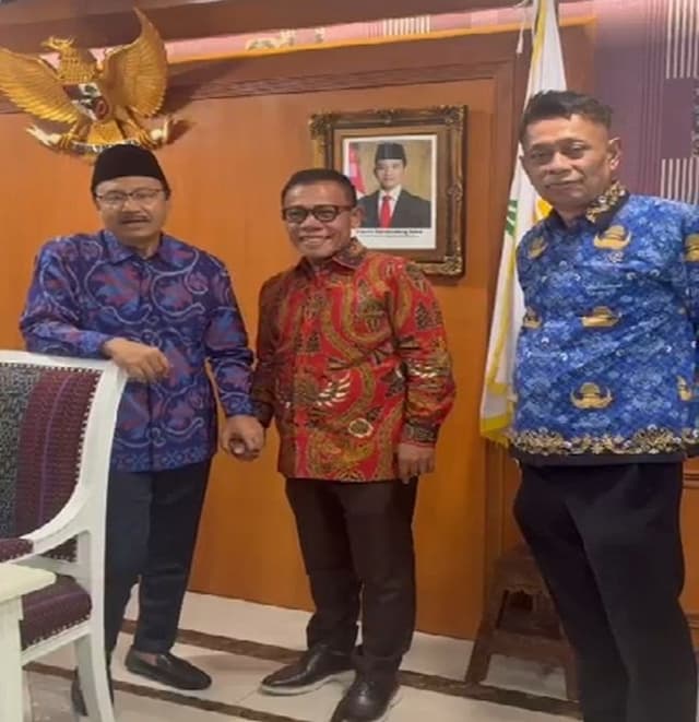 masinton_jemput_bola_ke_kemensos_desak_pencairan_jadup_dan_bantuan_isi_hunian_korban_banjir_tapteng_