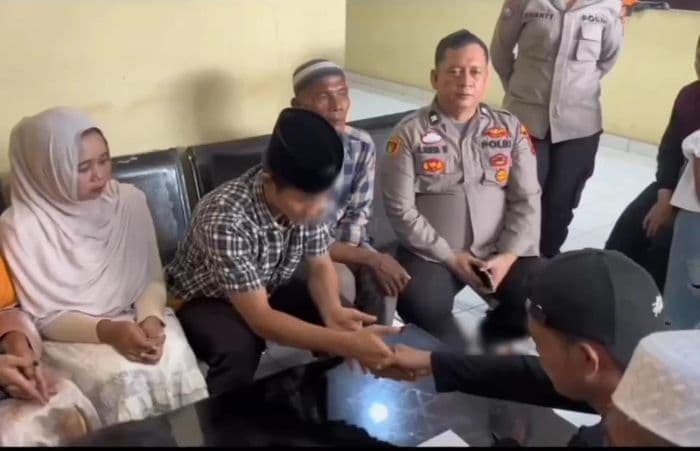 tersangkut_kasus_narkoba_pria_di_medan_nikahi_kekasih_di_ruang_besuk_tahanan
