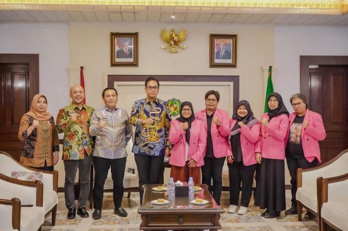 rico_waas_dorong_jurnalis_perempuan_tetap_kritis_dan_objektif_di_era_digital