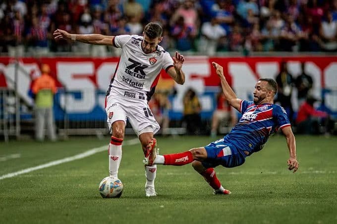 derbi_bahia_vitria_dan_bahia_imbang_11_di_babak_pertama_serie_a_brasil