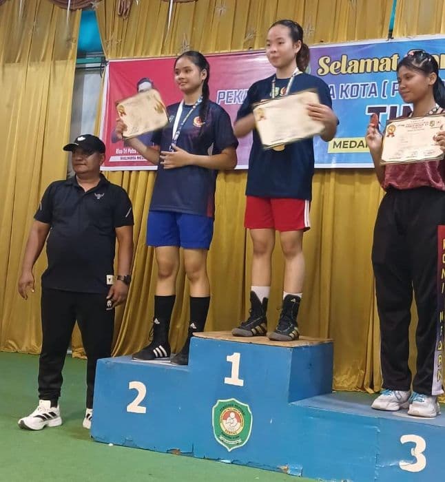medan_labuhan_sapu_bersih_13_medali_emas_tinju_porkot_medan