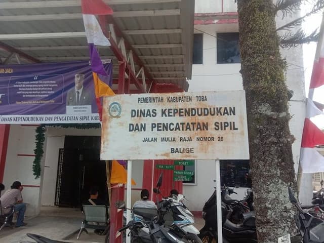 disdukcapil_toba_sasar_23_sekolah_7300_pelajar_ditarget_rekam_ktpel_