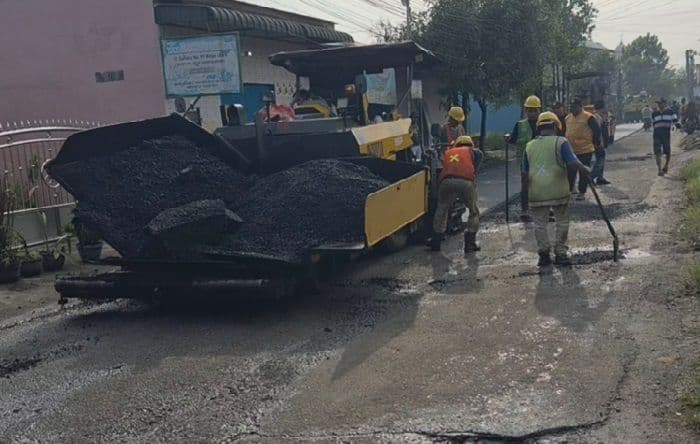 setelah_20_tahun_rusak_jalan_gaharu_binjai_akhirnya_diaspal