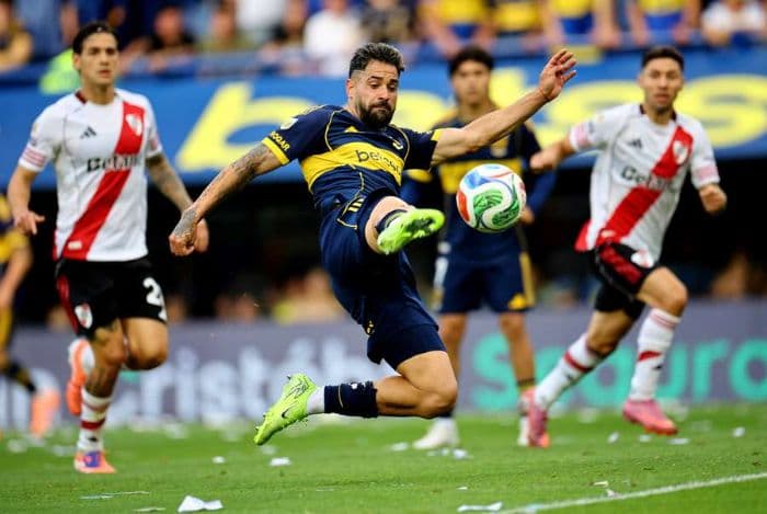 boca_juniors_tekuk_tigre_20_lewat_gol_oviedo_dan_penalti_cavani