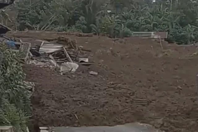 longsor_di_banjarnegara_timbun_area_permukiman_tiga_warga_terluka_dan_ratusan_mengungsi