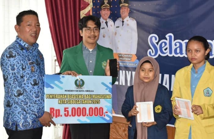 program_perdana_pemko_sibolga_mulai_direalisasikan_200_mahasiswa_dapat_beasiswa_pendidikan_