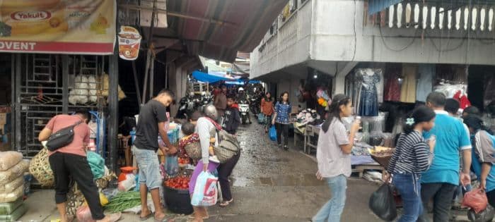 harga_sejumlah_bahan_pokok_di_pasar_pangururan_stabil_cabai_dan_ayam_berfluktuasi_