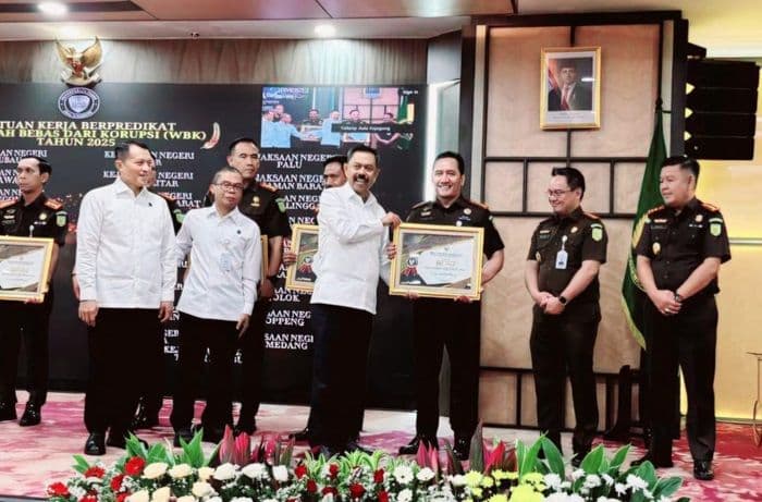 kejari_belawan_raih_penghargaan_wbk_2025_bukti_reformasi_birokrasi